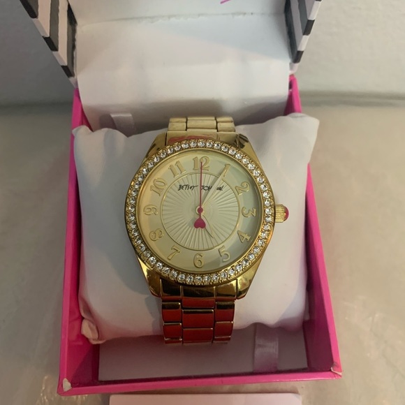 Betsey Johnson watch gold tone watch- needs battery - Picture 10 of 10